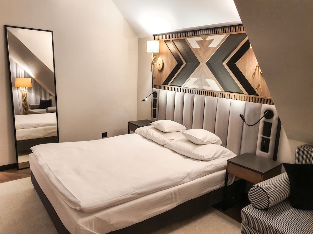 Hotel Rysy 48/84