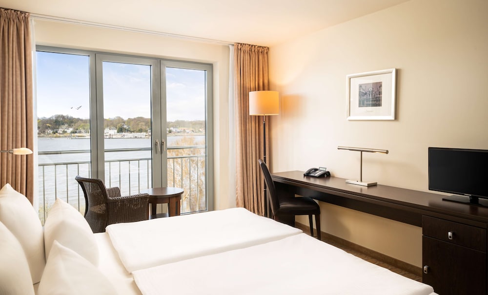 elaya hotel hamburg finkenwerder, ehem. The Rilano Hamburg 10/63