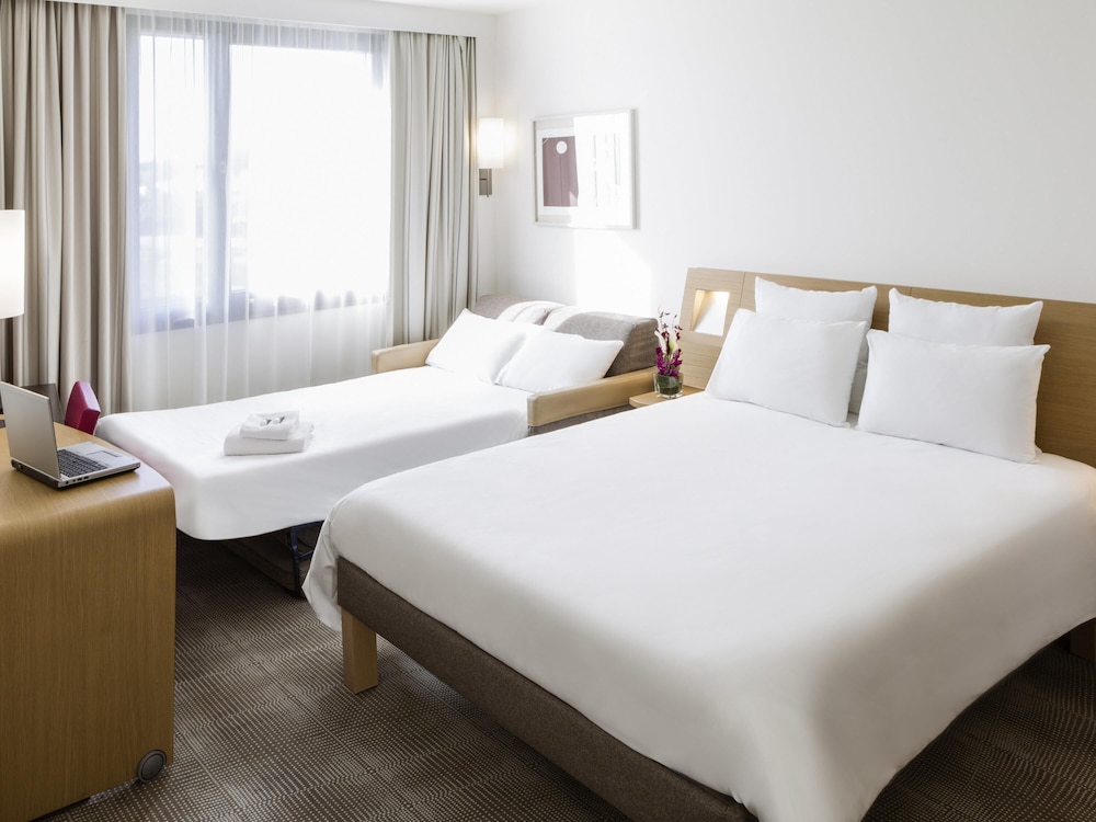 غرفة قياسية بسرير مزدوج مع أريكة، Novotel Paris Nord Expo Aulnay 2/10