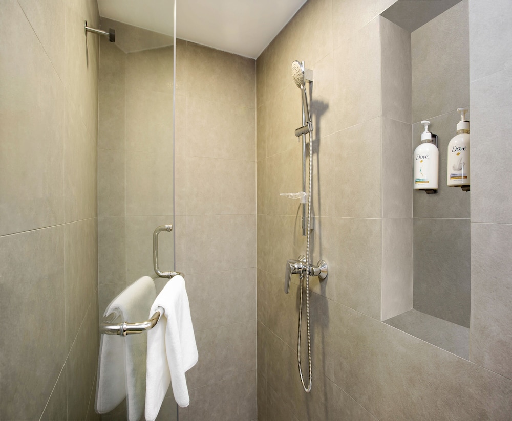 Room, Queen Bed, Kitchenette, Holiday Inn Express & Suites Bangkok Central Pier 7/8