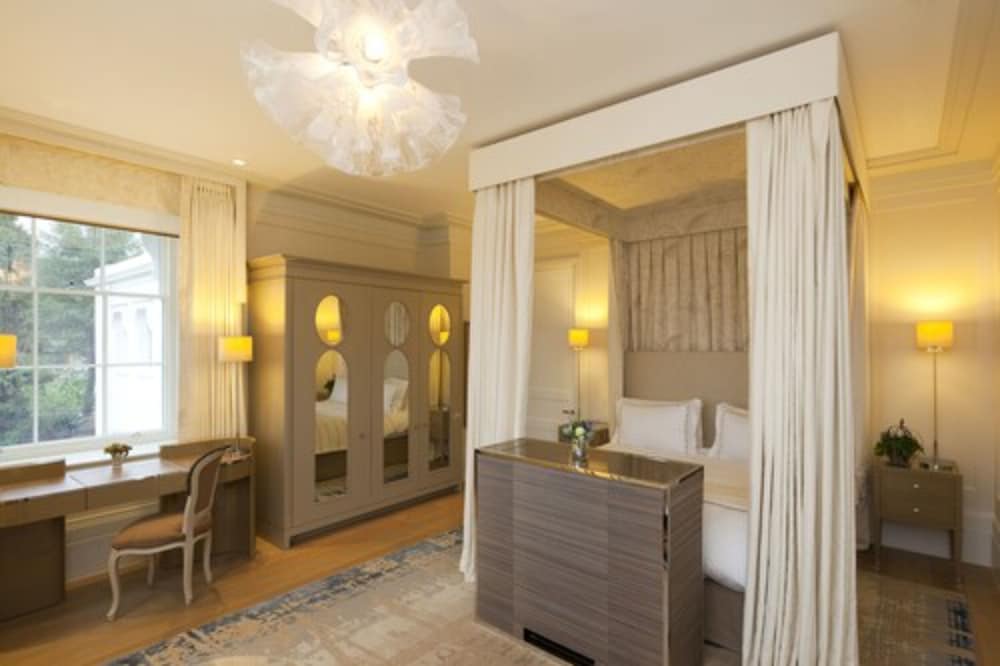 Coworth Park Dorchester Collection 7/77