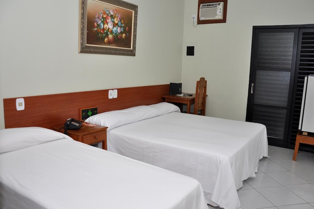 Carolina Plaza Hotel 12/44
