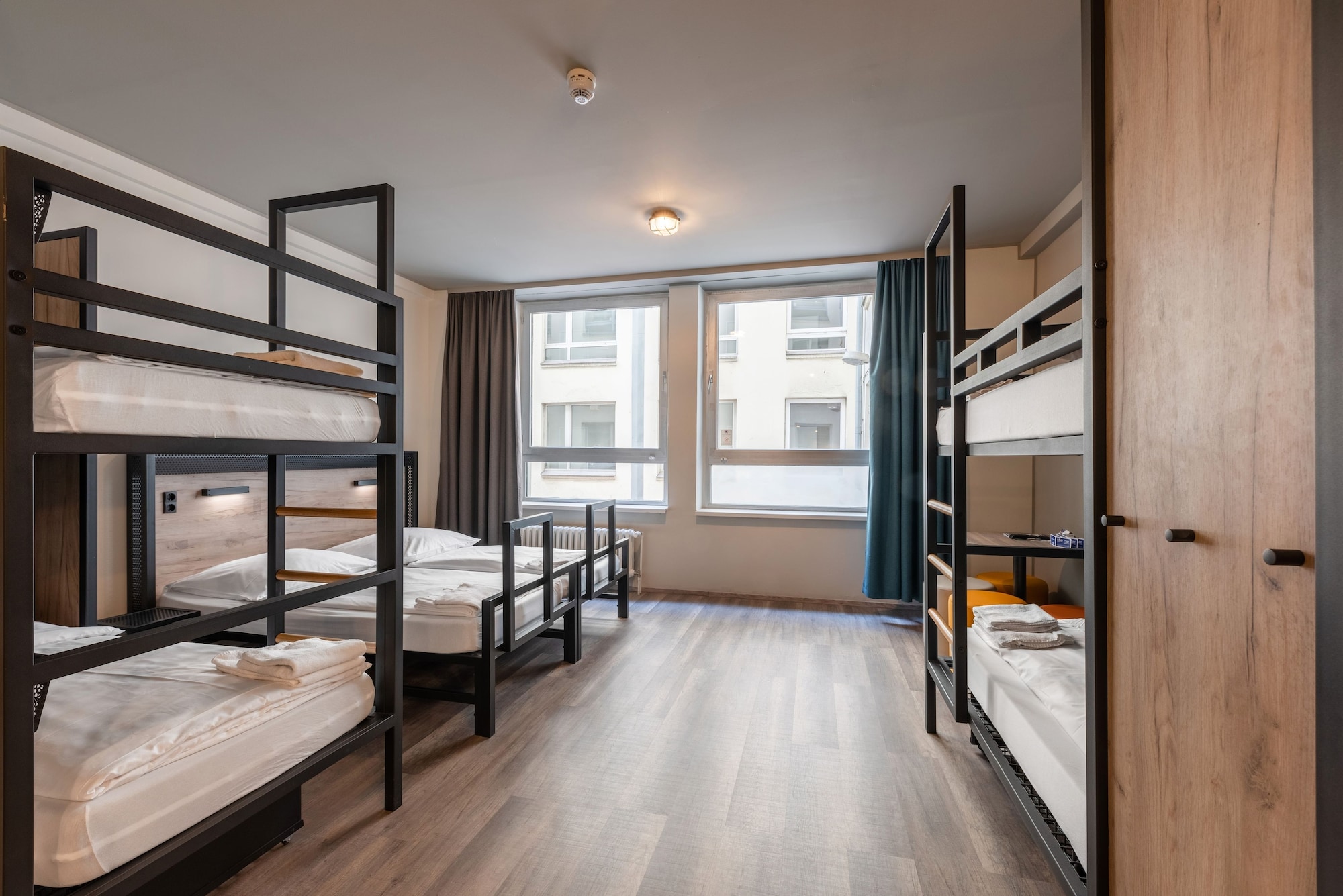 Mixed Dorm, 6 Beds