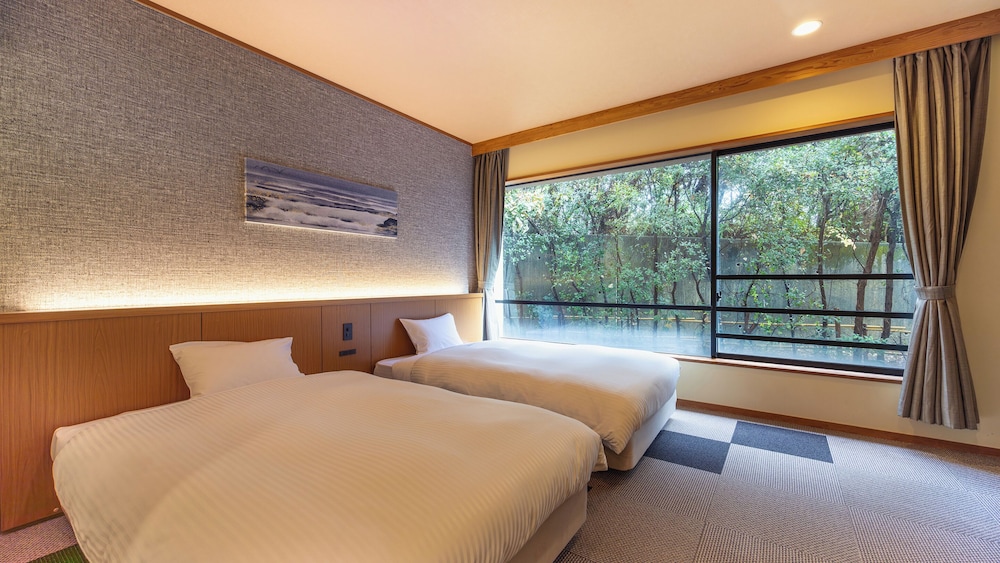 Japanese Western, Standard, Twin Beds, 3 Futon Beds, No Bathroom