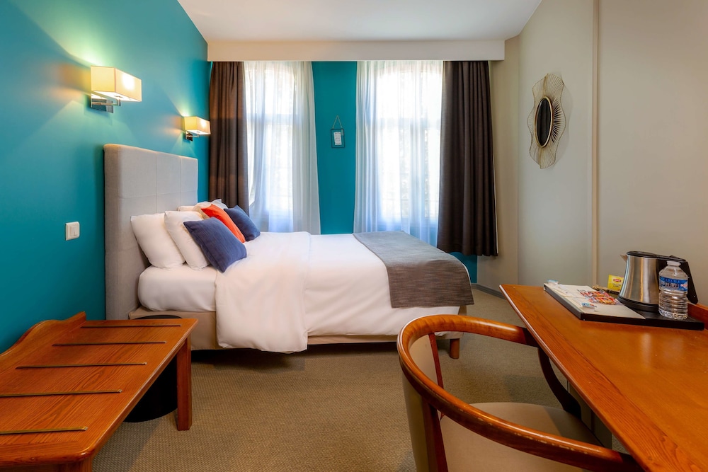 Hotel Kyriad Avignon Palais des Papes 44/73