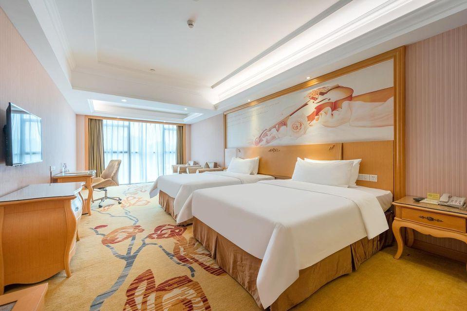 Business, Twin Beds
