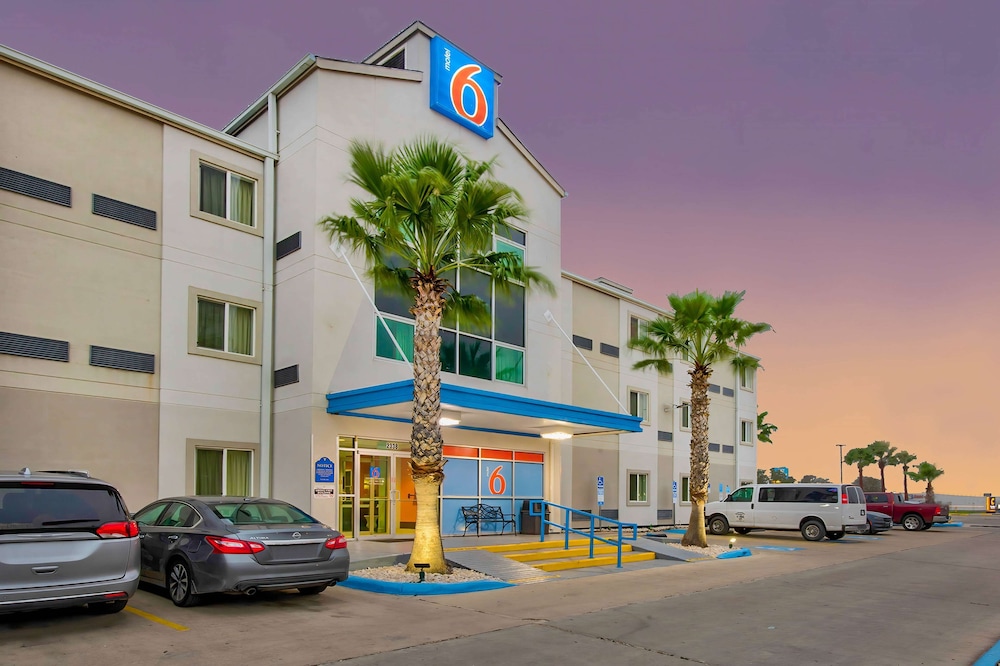 Motel6 Eagle Pass, TX - Lakeside 44/59