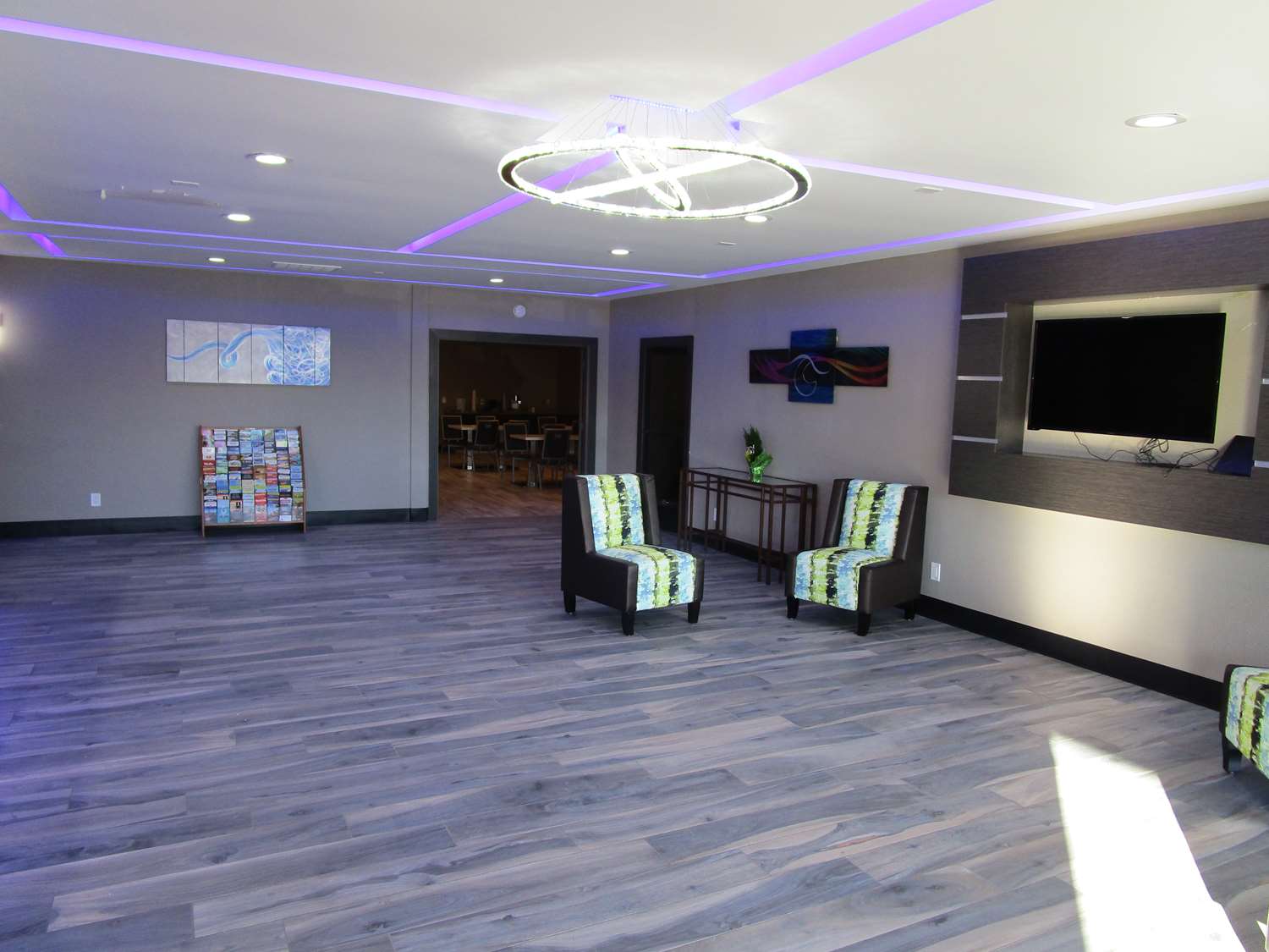 Surestay Plus Hotel By Best Western Point Richmond 6/37