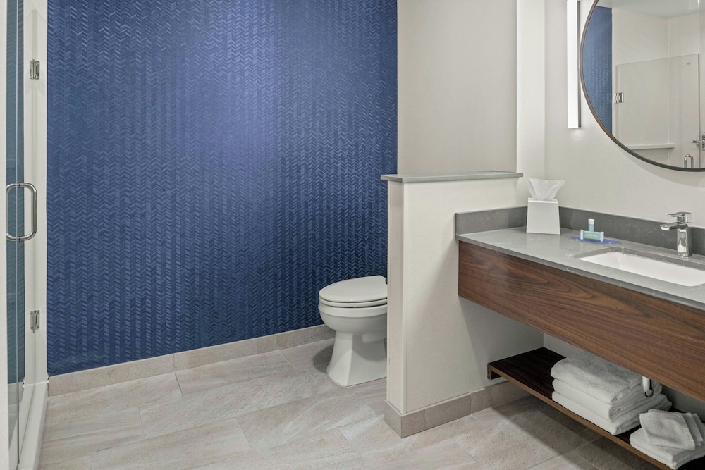 Fairfield Inn & Suites by Marriott Sacramento Winters 45/50