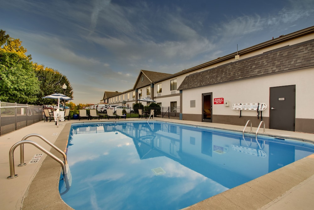 Wingfield Inn Suites 45/49