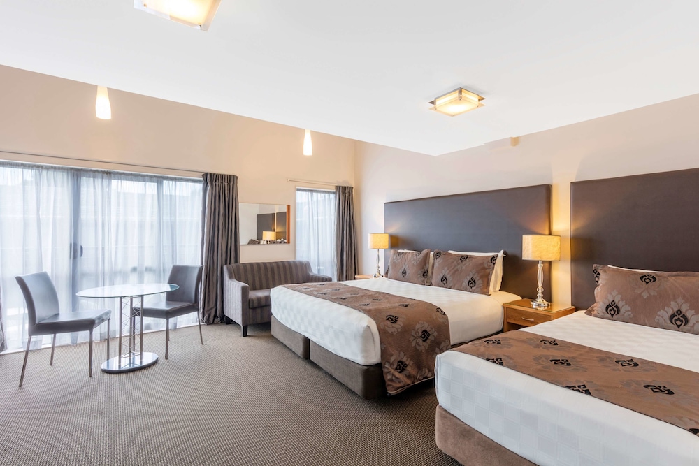 Best Western Newmarket Inn & Suites 36/58
