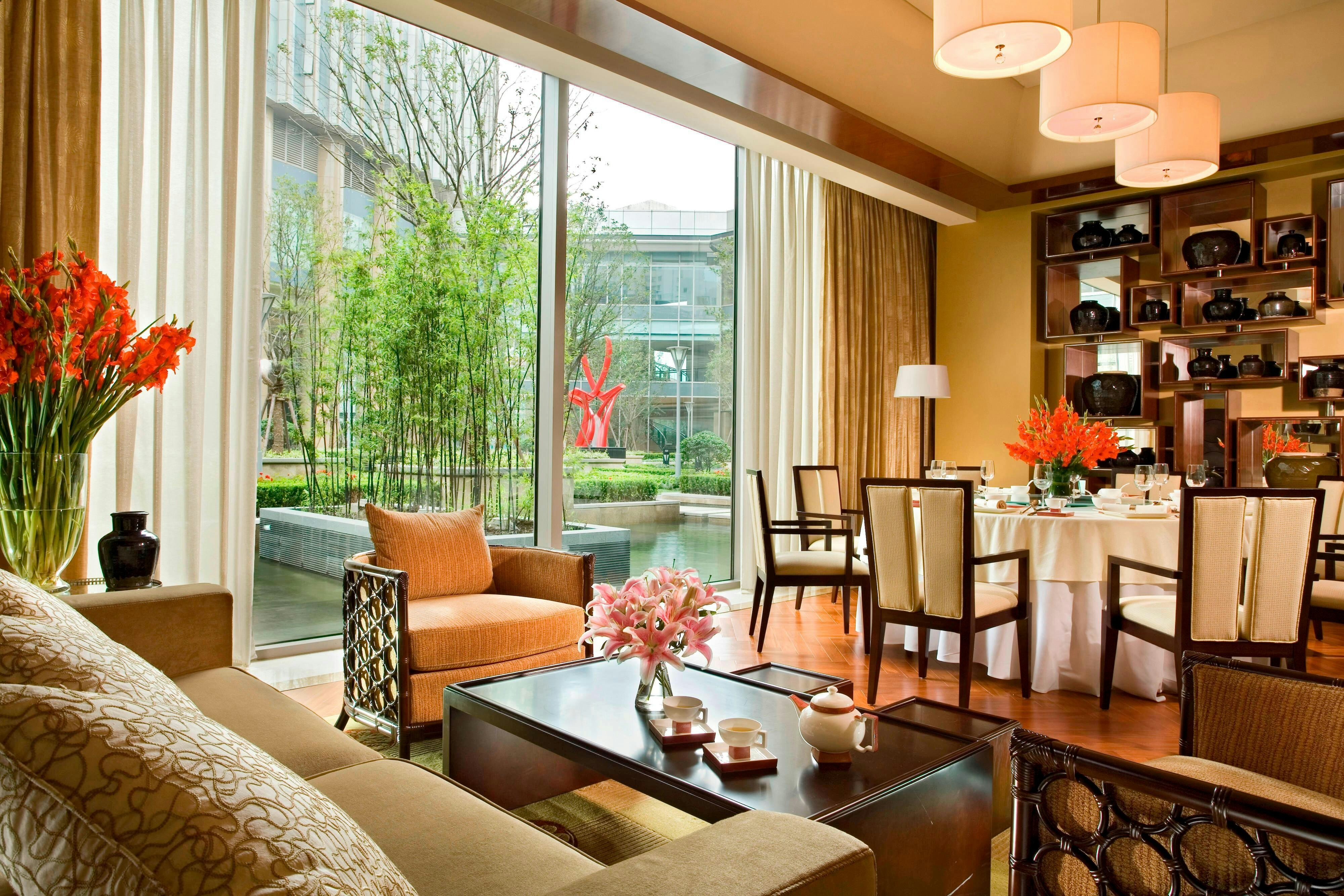 Sheraton Grand Shanghai Pudong Hotel and Residences 12/21