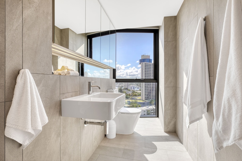 Vue Broadbeach 48/49