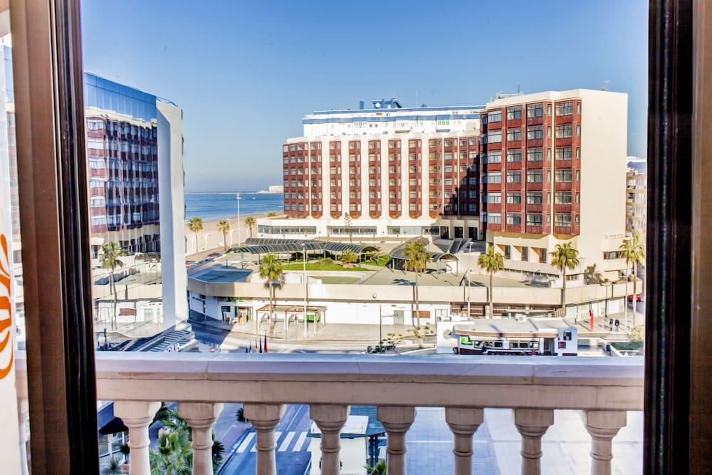 Hotel Spa Cadiz Plaza 68/70