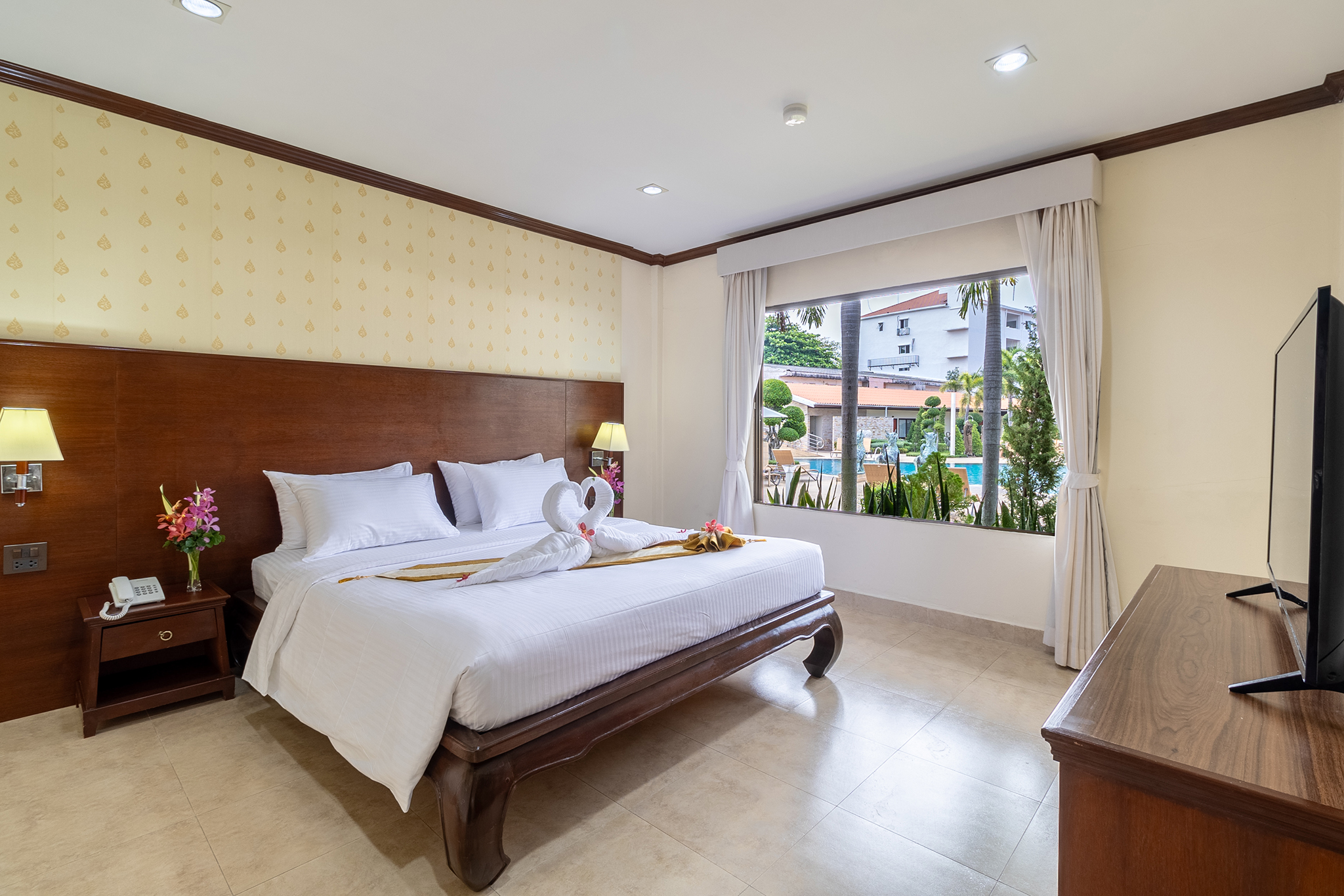 Junior Suite, Pool Side