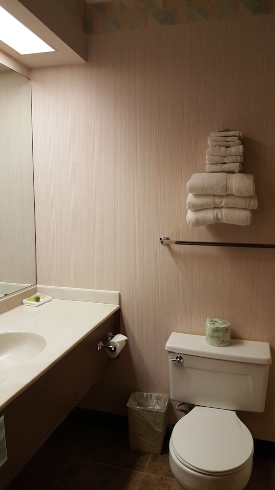 Americas Best Value Inn Chippewa Falls 8/34