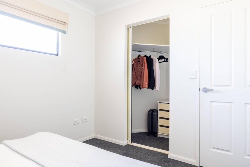 Efficiency, Suite, King Bed، MainStay Suites Townsville 3/3