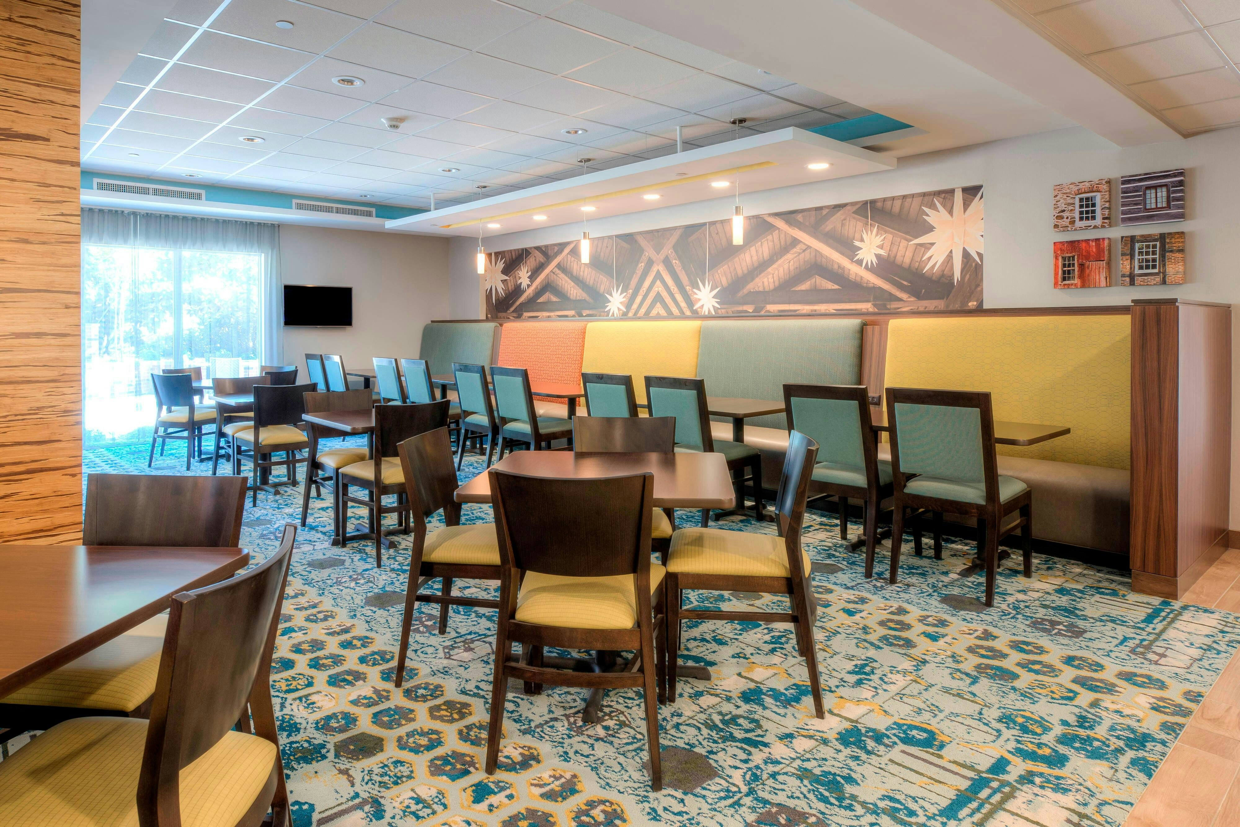 Fairfield Inn & Suites Winston-Salem Downtown 16/18