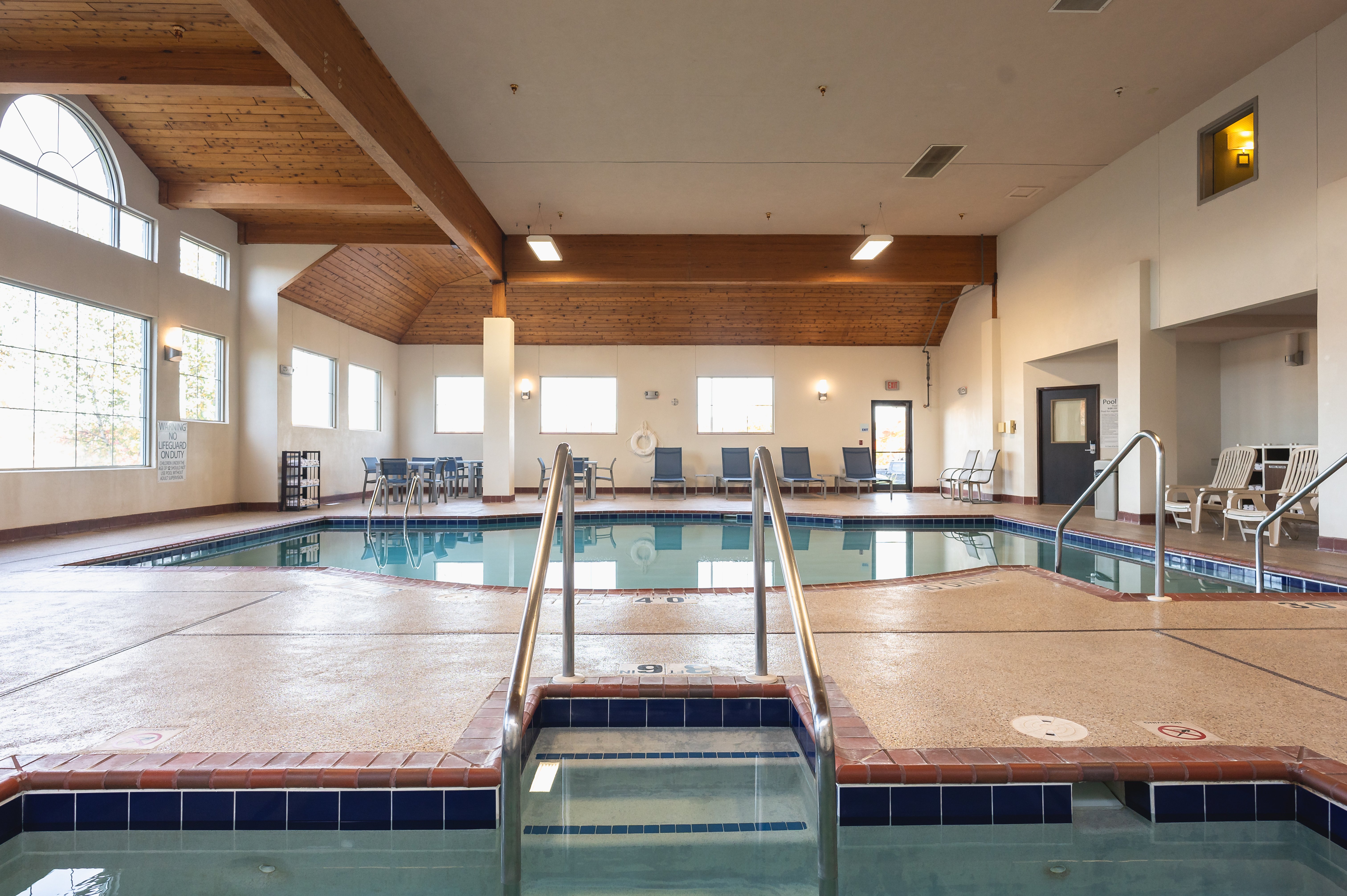Holiday Inn Express Houghton Keweenaw 40/77