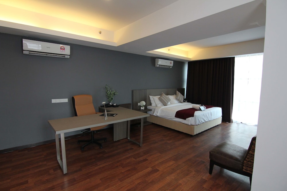 Nexus Regency Suites & Hotel 33/69