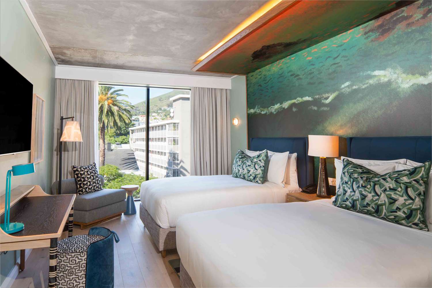FITNESS, 2 QUEEN BEDS