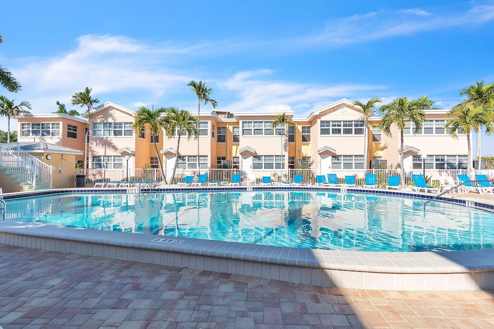 Barefoot Beach Resort 17/77
