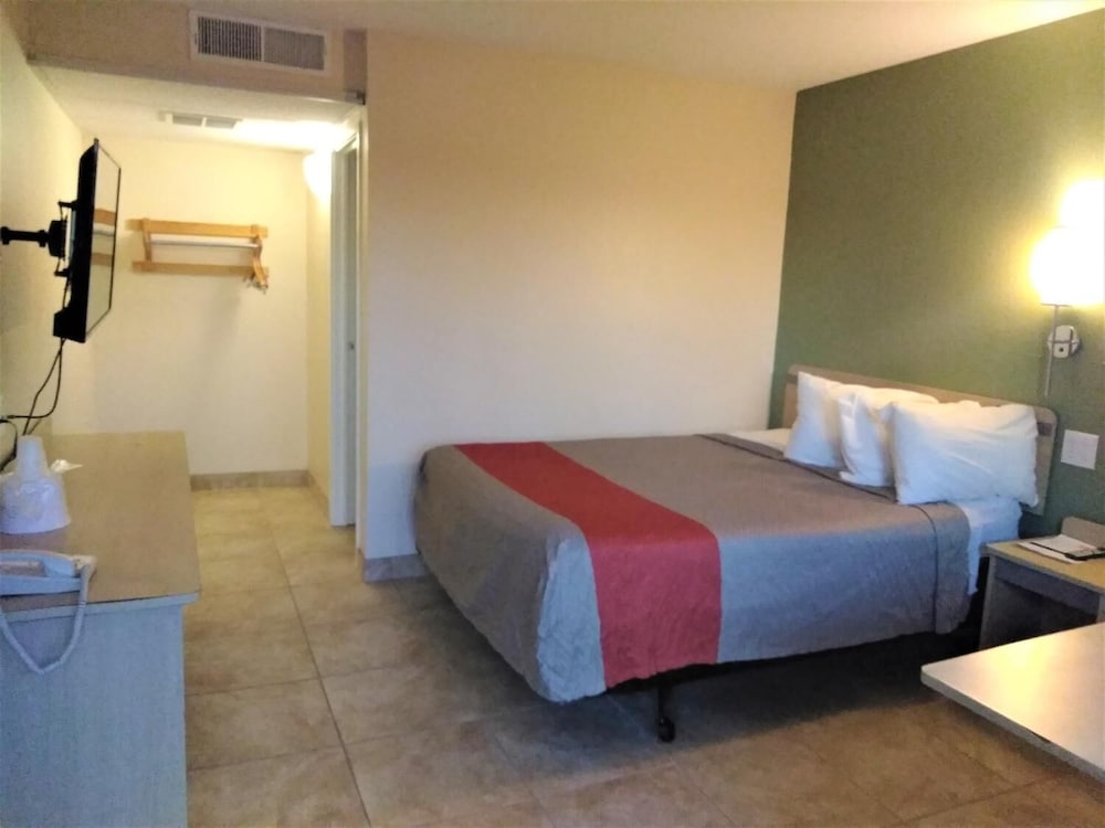 Motel 6 Louisville N Jeffersonville 19/36