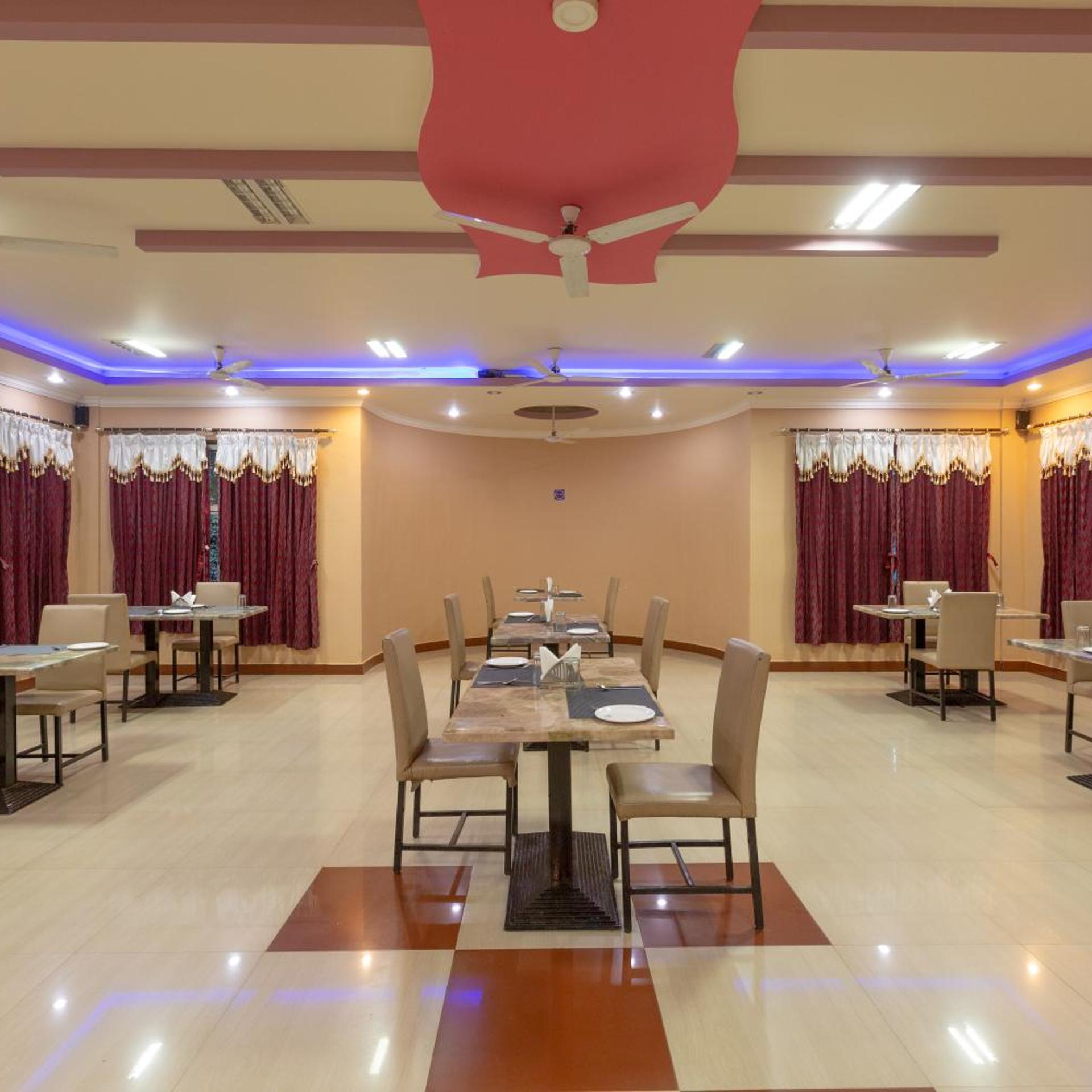 Kstdc Hotel Mayura Chalukya Badami 34/50