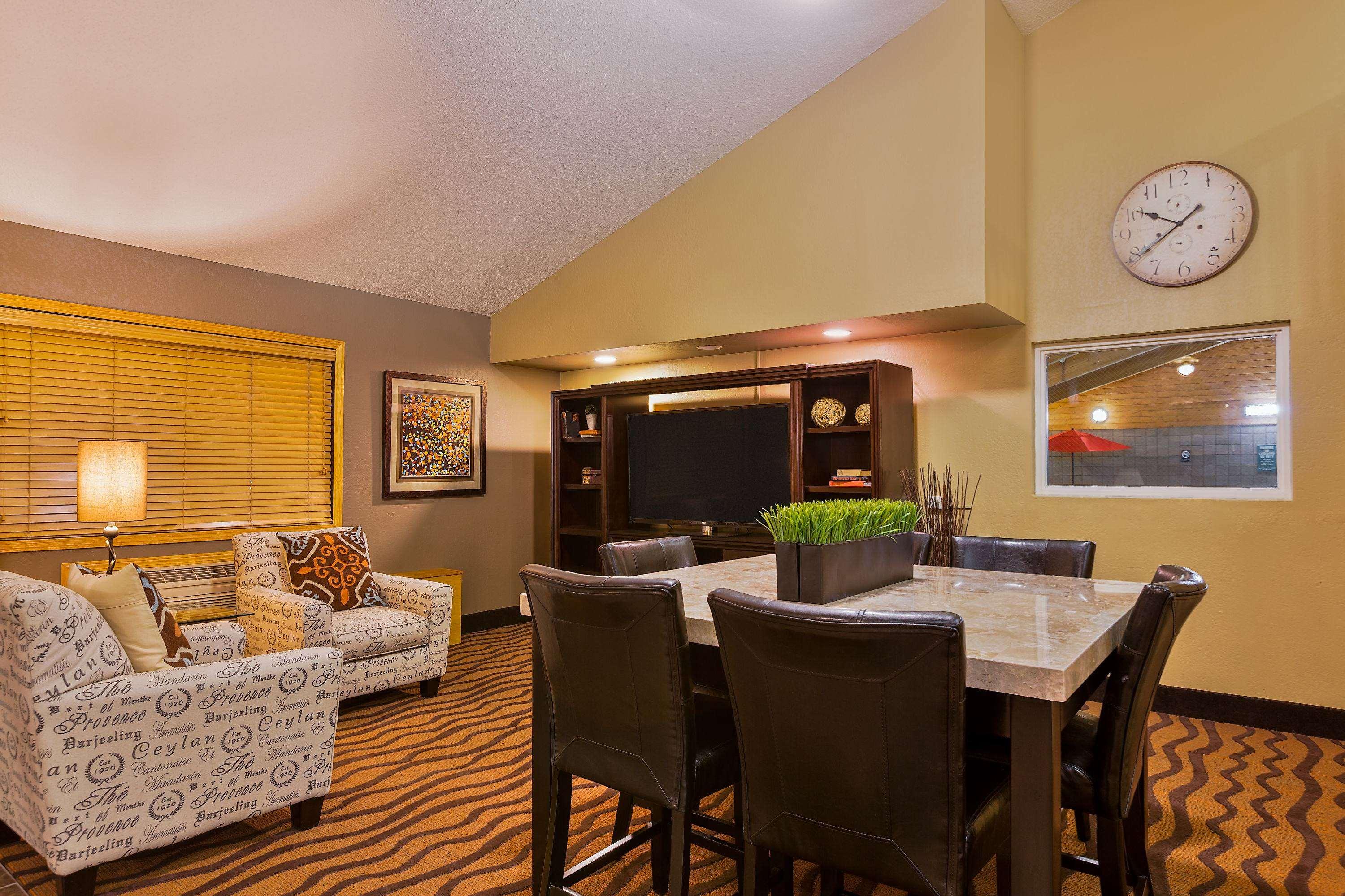 AmericInn by Wyndham Algona 27/30