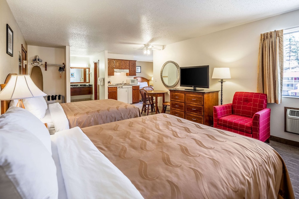 Quality Inn Keystone near Mount Rushmore 23/47