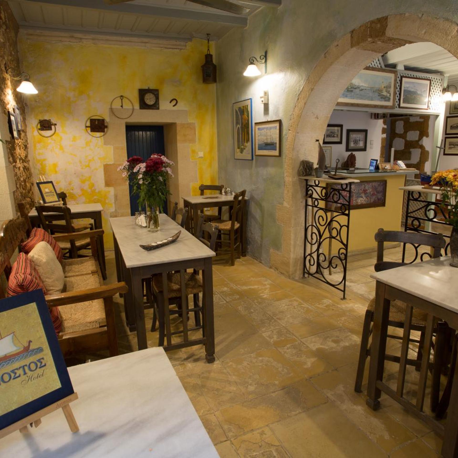 Nostos Hotel 72/81