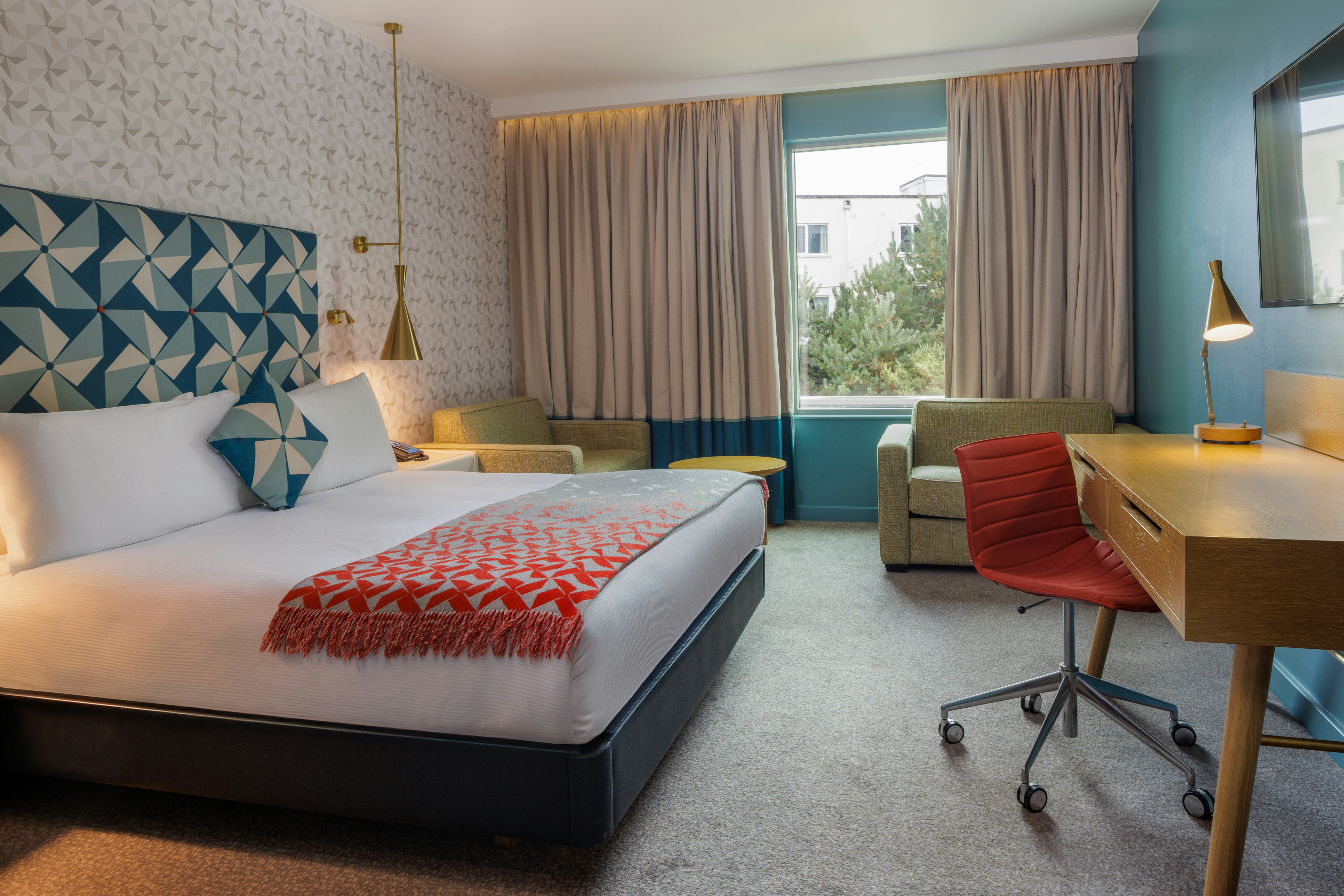 Connecting, Family, Hilton Bournemouth 5/10
