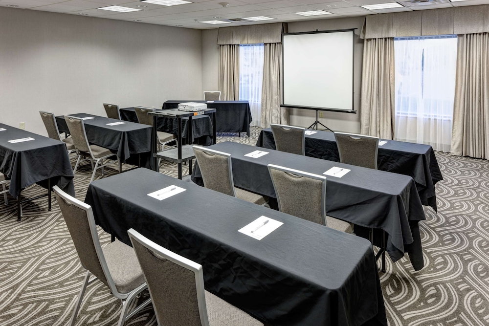 Hampton Inn Suites Cedar Rapids North 38/40
