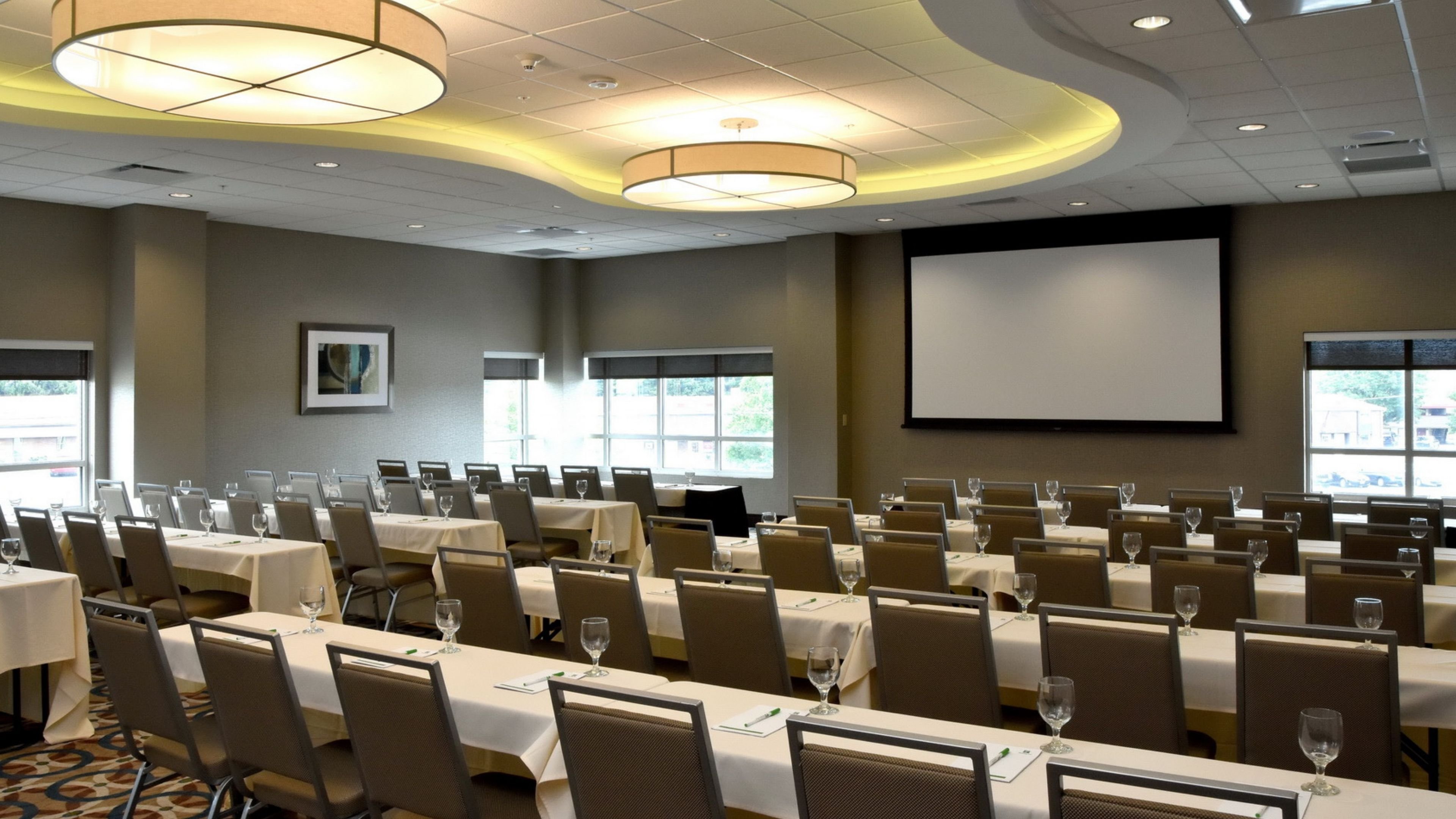 Holiday Inn Canton (Belden Village) 60/72