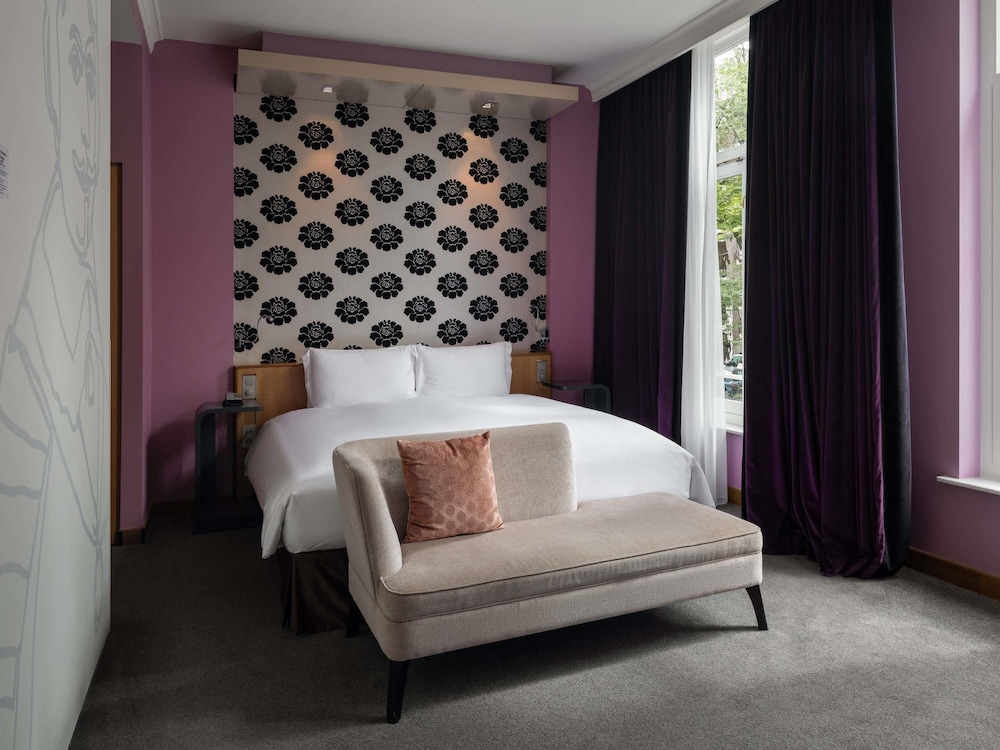 Prestige, Suite, King Bed, Canal View, Butler