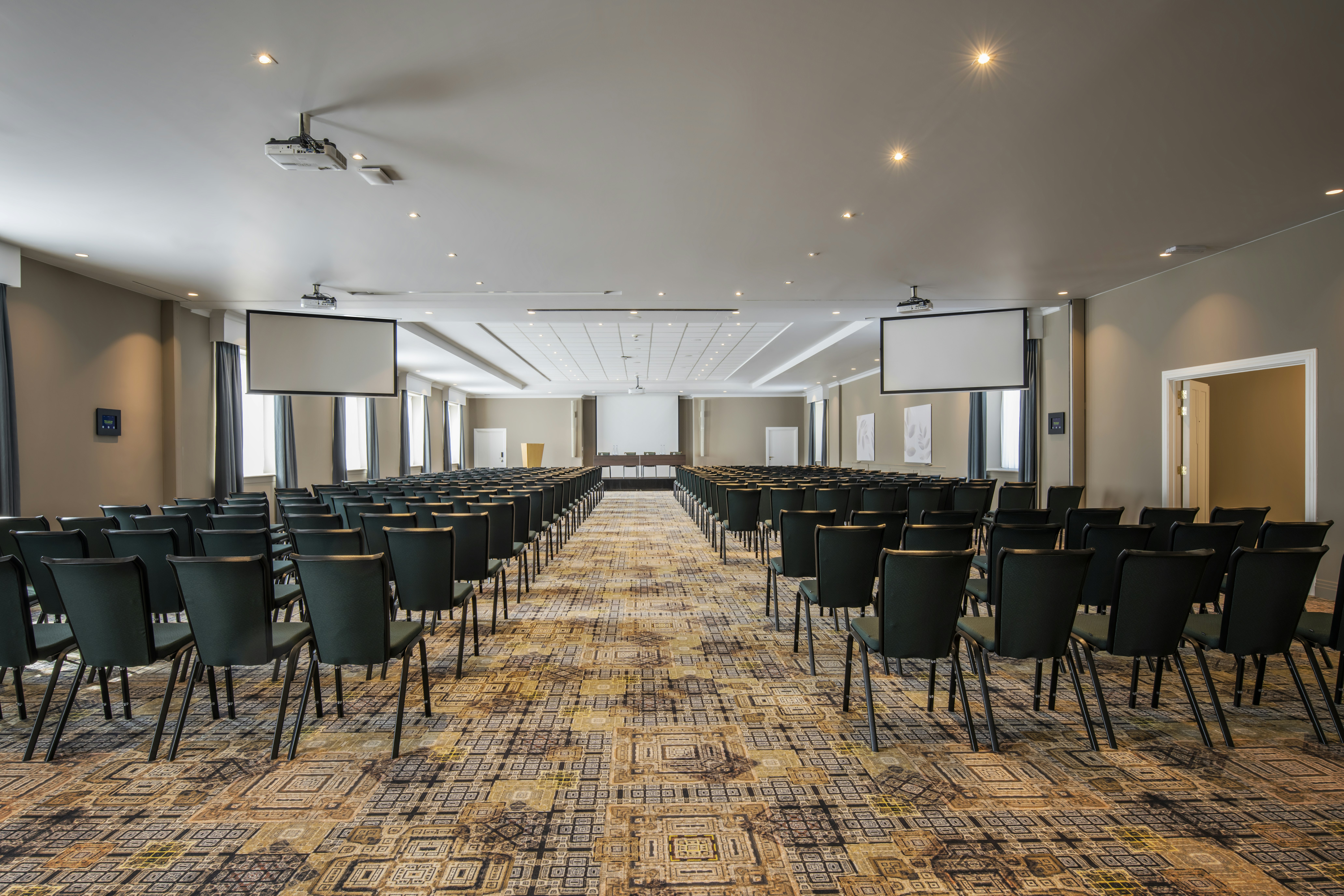 DoubleTree by Hilton Brussels City, Belgium 69/71