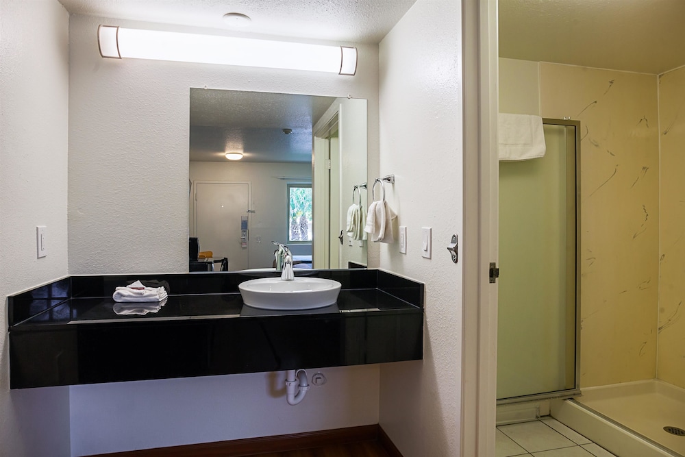 Motel6 Ventura, CA - Downtown 32/33