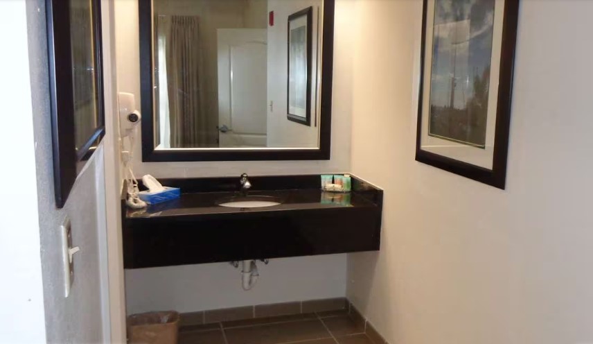 جناح بسريرين مزدوجين لذوي الإعاقة، Montreal Suites Orlando 2/2