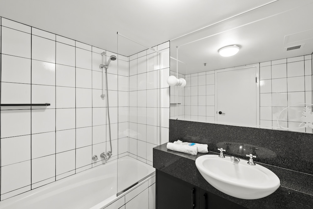 Gemini Court Holiday Apartments 46/47
