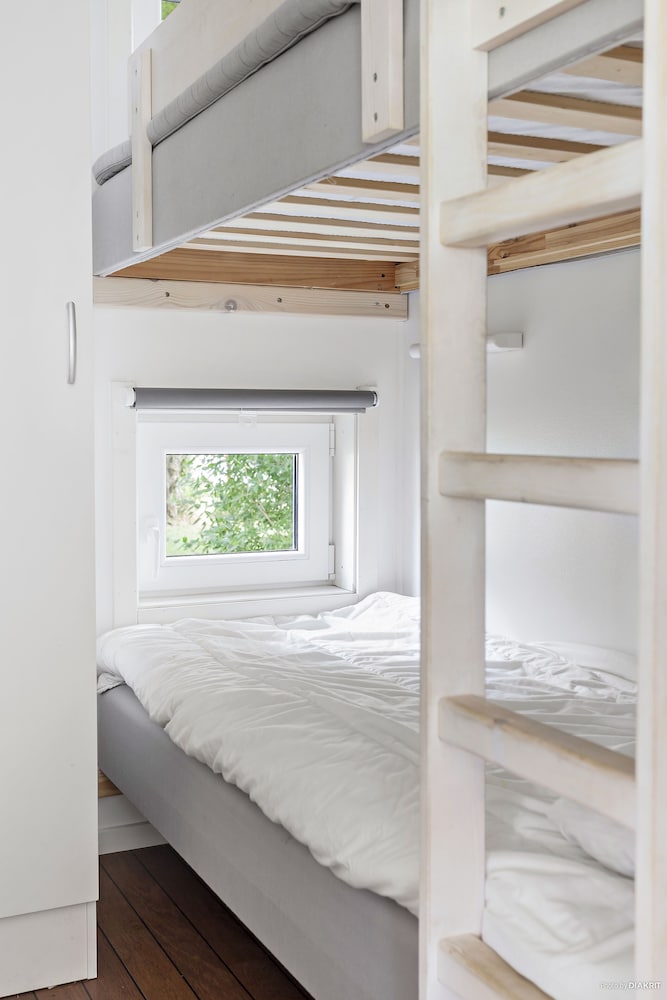 1 BEDROOM, COTTAGE