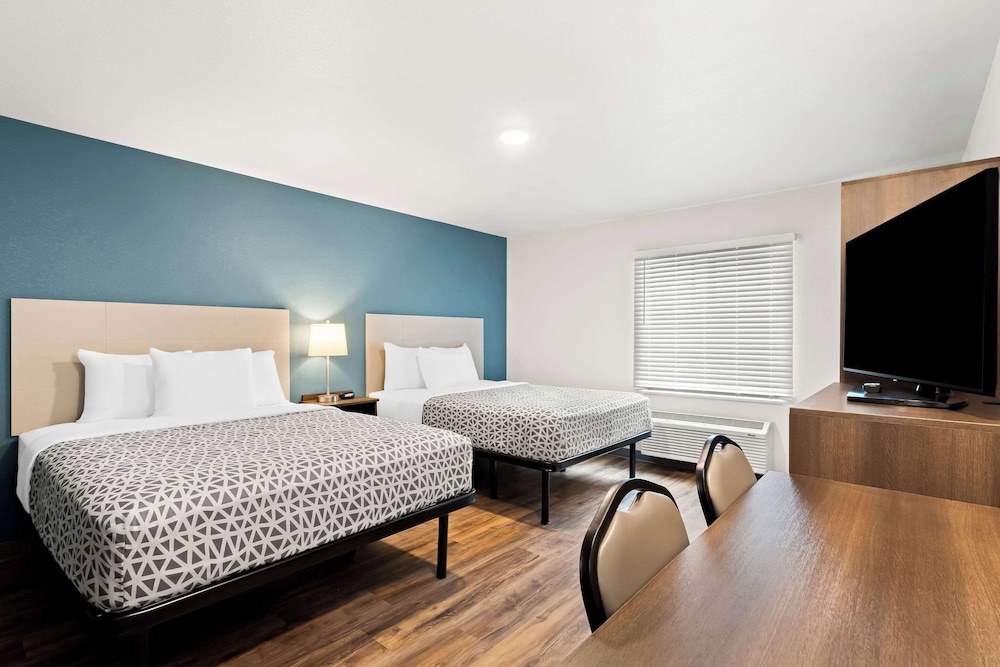 WoodSpring Suites Denver Commerce City 5/20