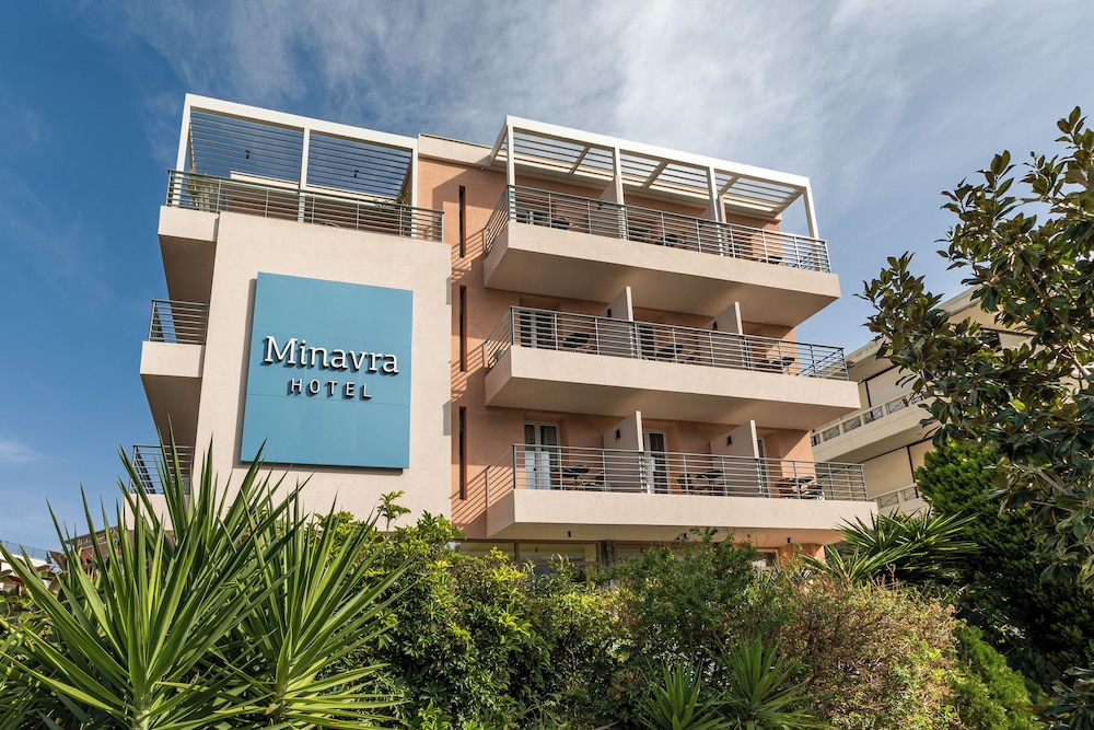 Minavra Hotel 3/43
