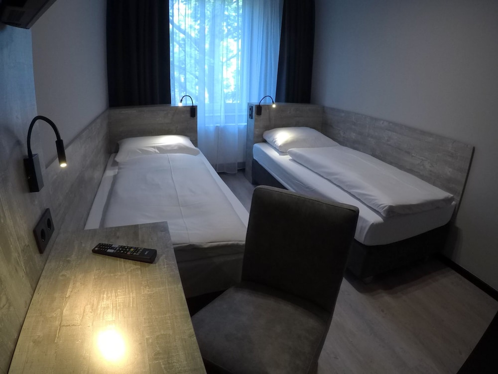 Urban Home Hotel 24/32