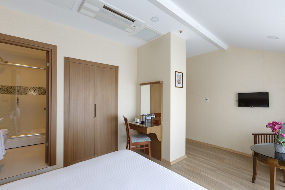 LALAHAN HOTEL 23/61