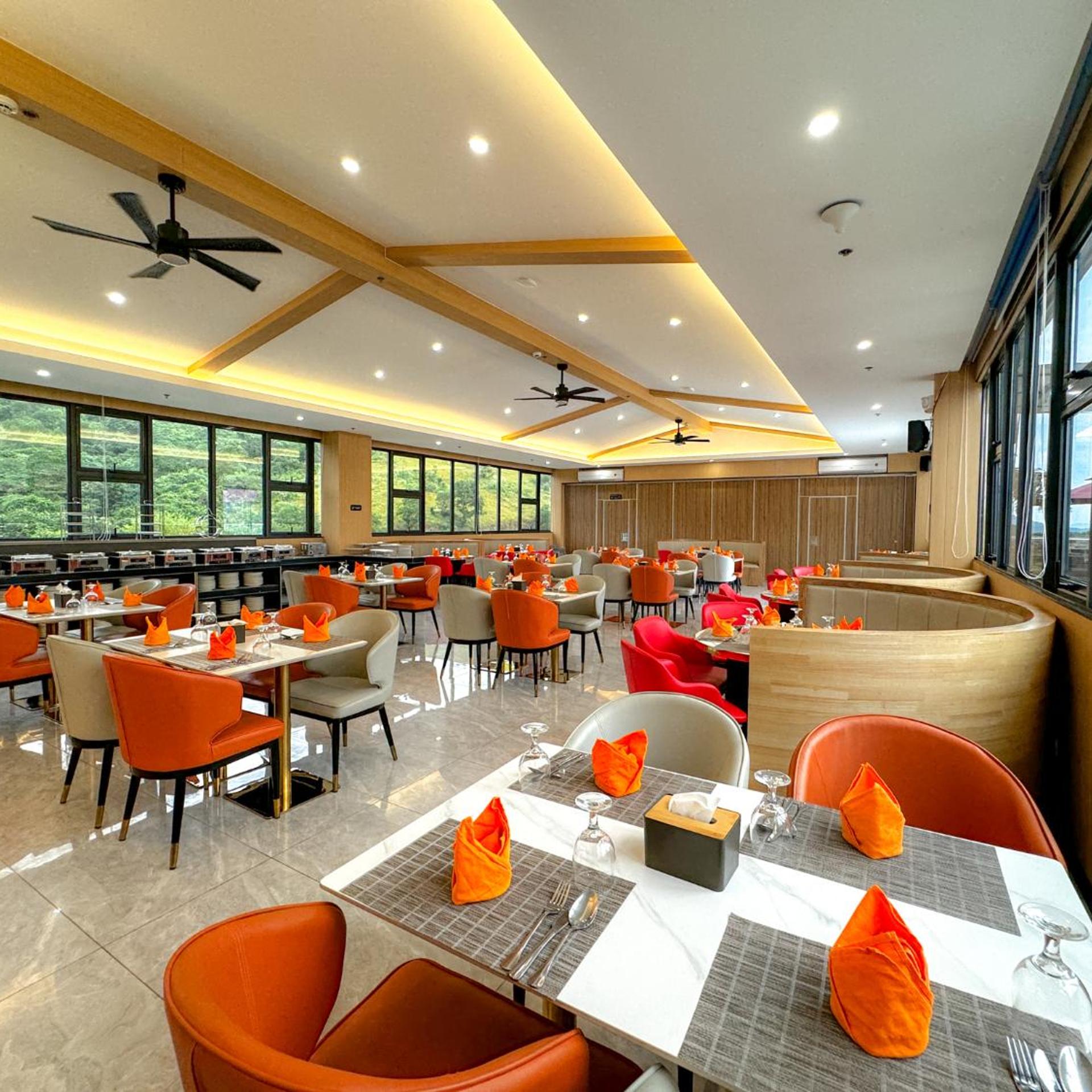 Venus Royale Hotel 49/63