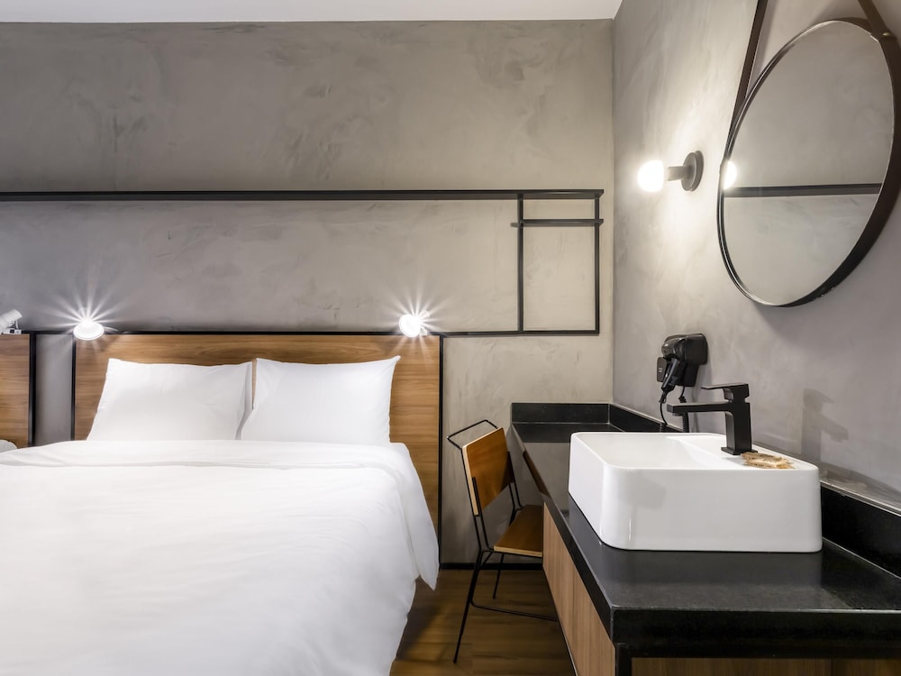 ibis Aruja 42/43