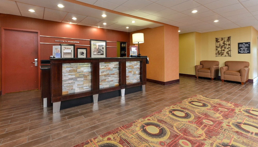 Hampton Inn Muscatine 6/35