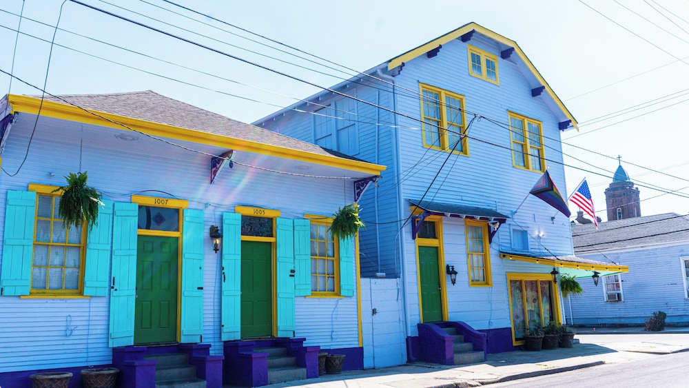 Historic Mardi Gras Inn 4/50