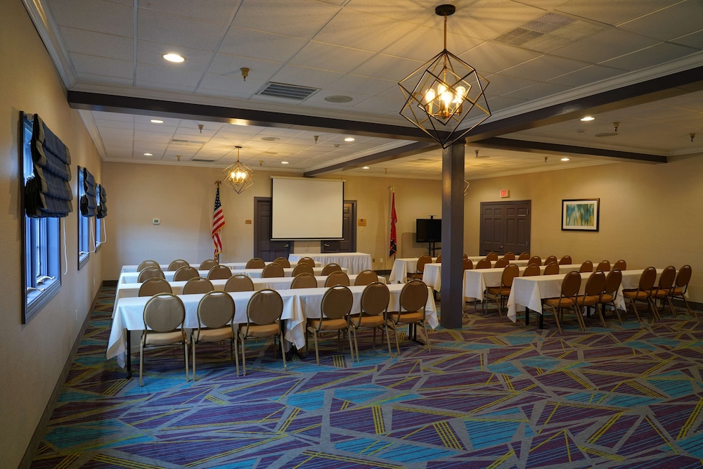 Best Western Plus Morristown Conference Center 41/45
