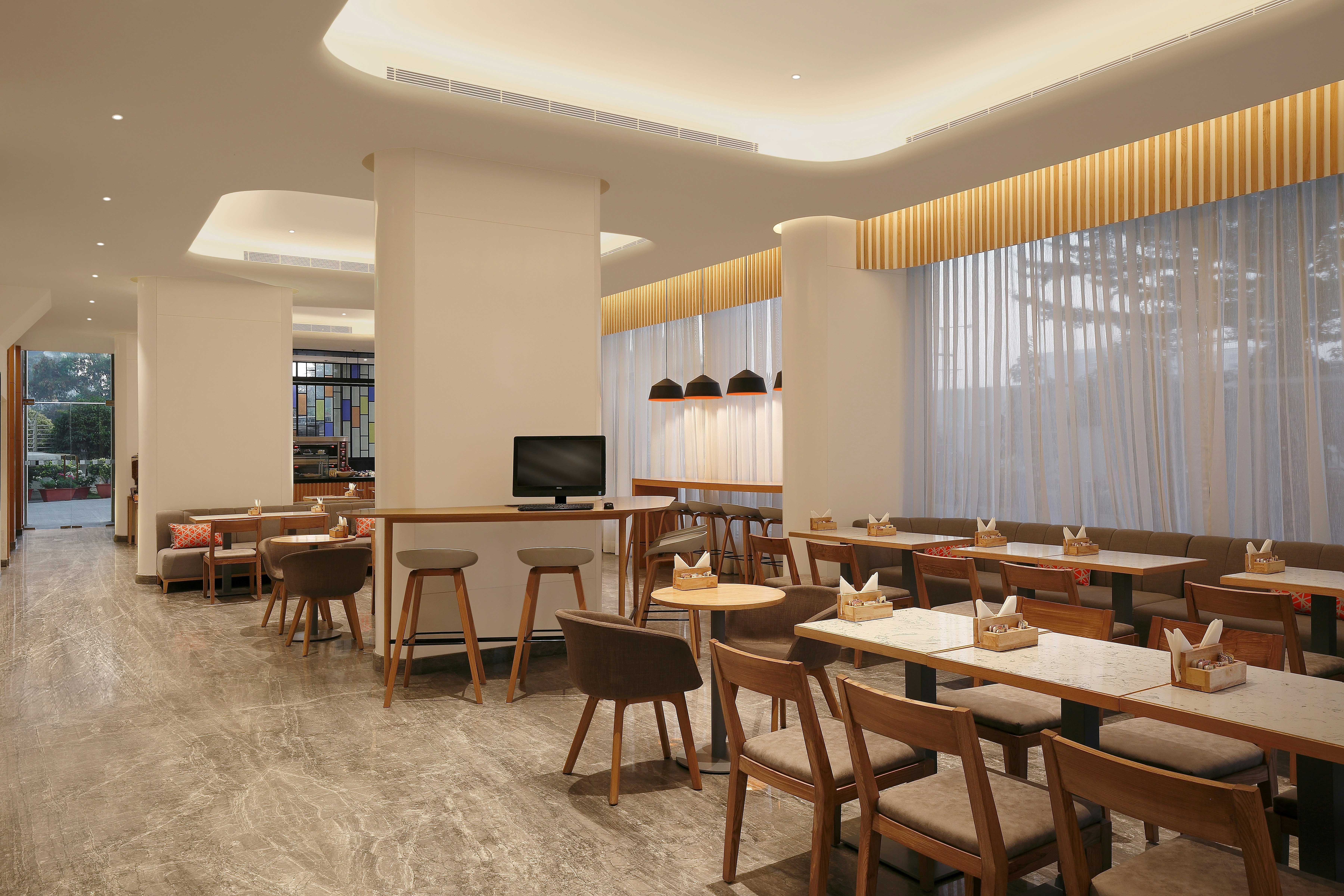 Holiday Inn Express Hyderabad Hitec City 53/76